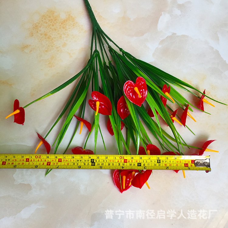 Suministro directo de fábrica decoración de plantas artificiales palma roja falsa planta verde plástico flor falsa mesa de comedor interior Pantalla de escritorio Flor al por mayor