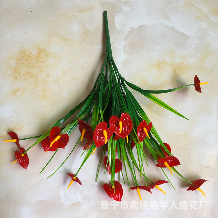 Suministro directo de fábrica decoración de plantas artificiales palma roja falsa planta verde plástico flor falsa mesa de comedor interior Pantalla de escritorio Flor al por mayor
