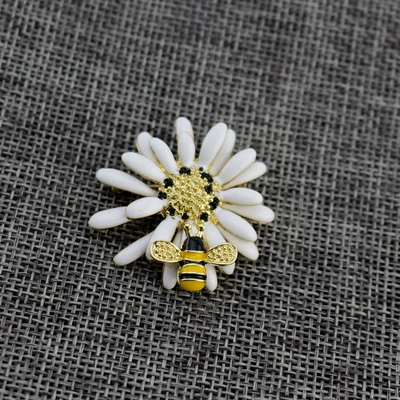 Yaxa sancaqları Style Enamel Daisy Little
