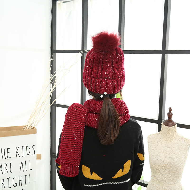 Conjunto de dos piezas de gorro de lana gruesa tejido con pompón de piel sintética para invierno y bufanda de hilo con puntos estilo coreano, suministro directo del fabricante, dos en uno. image 4