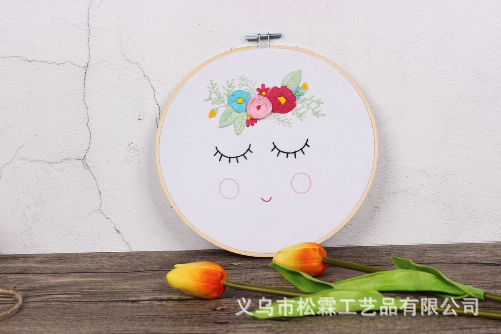 Directo de fábrica tela la historieta DIY novato Europeo bordado flores y plantas material del paquete kit costura traje carácter