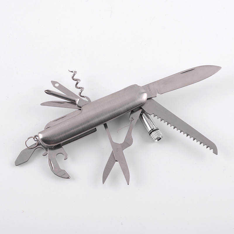 厂家现货供应户外不锈钢小刀多用途折叠刀带电筒开瓶器多功能小刀