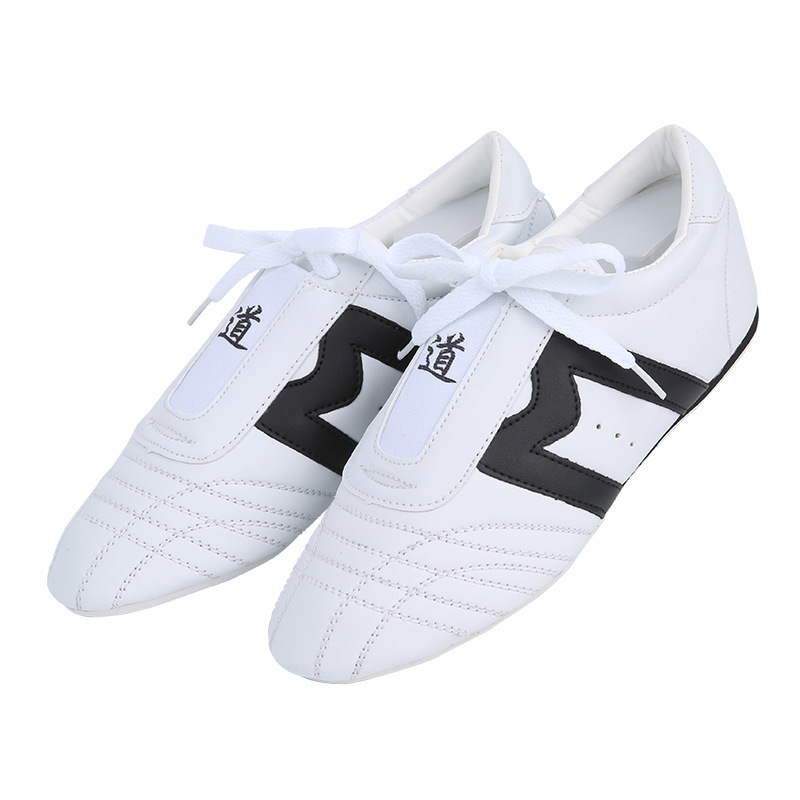 Transfronterizo de la fábrica de Kangrui Envío gratuito Zapatos de artes marciales para hombres y mujeres Zapatillas antideslizantes para adultos para niños