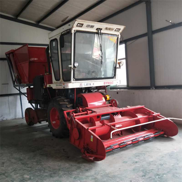 轮式地滚刀青储机 玉米秸秆收割青储机 自走式青储牛羊饲料收获机