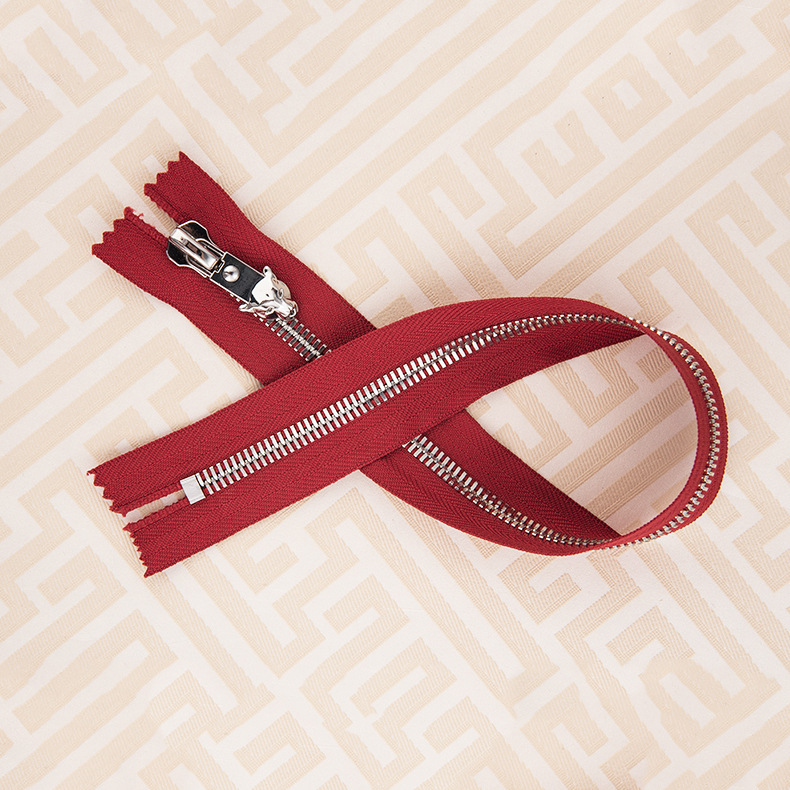 厂家直销 8号欧款牙闭尾 红色拉链服装箱包皮具拉链耐用铜拉链