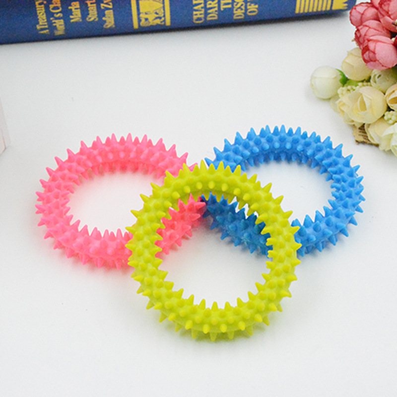 Fábrica en stock suministro directo de goma suave perro dientes molares juguetes anillo redondo con espina mordedura-resistente TPR juguetes para mascotas al por mayor