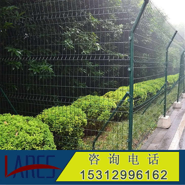 厂家批发喷塑护栏网 边框防护网 车间隔离网 学校运动场勾花网