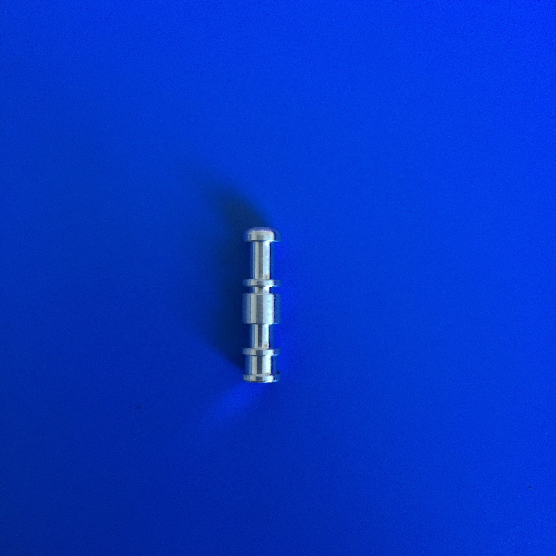 铝轴；五金配件；微型轴