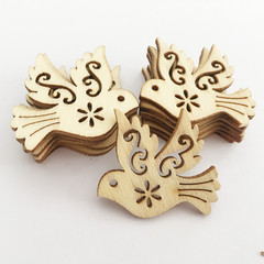 Foreign trade supply laser wooden hanging decoration and peace dove original wood color wooden craft home decoration wood slice