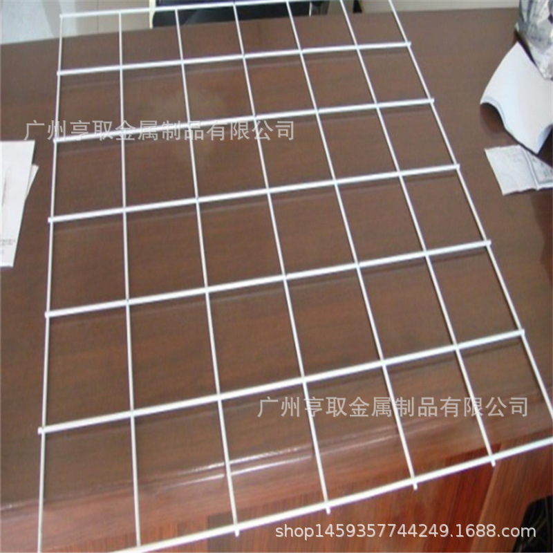 厂家销售白色铁丝网 网片网格装饰 展览铁网 浸塑网黑色