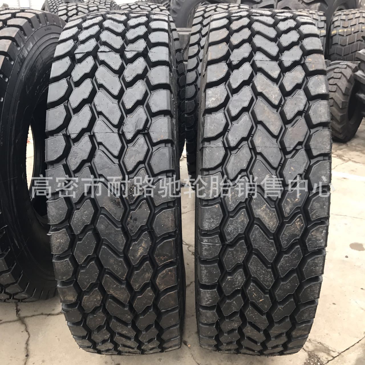 华鲁吊车轮胎1400R25 385/95R25 1600R25 445/95R25起重机轮胎