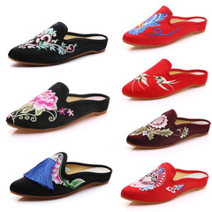 Slippers featuring glossy silk fabric paired with a cheongsam-inspired design—pointed-toe mule style, open-toe for outdoor wear, and fully covered—stylish ethnic-style women's footwear. Available for direct shipping on single items.