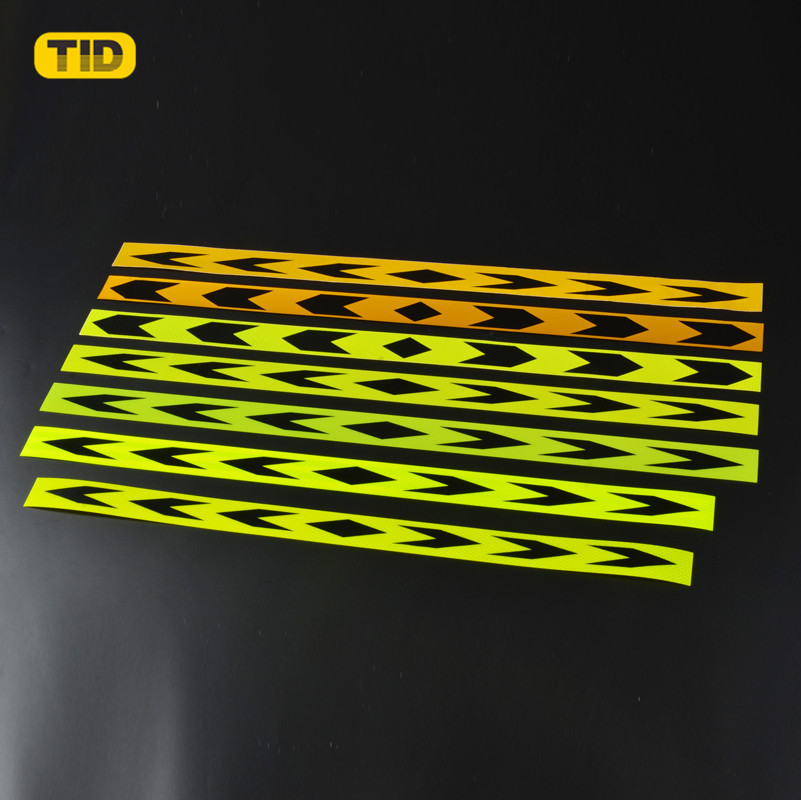 直销箭头导向标 荧光黄黑箭头反光车身贴 pc超强级反光导向标