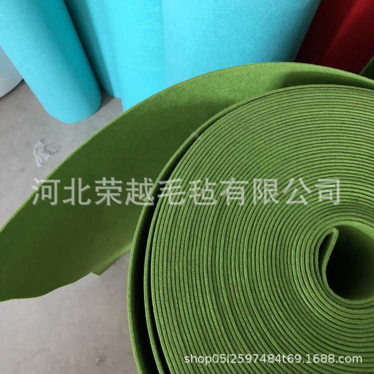 针刺  绿色0.9MM针刺无纺布婚庆地毯 毛毡地毯 彩色地毯柔软