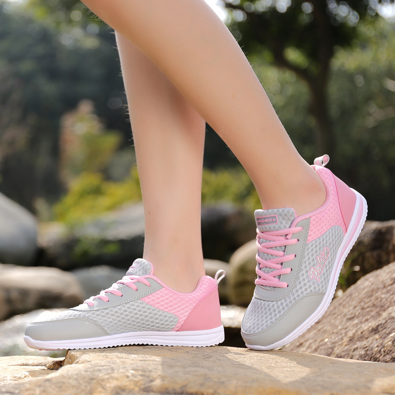 Lightweight fashionable running sneakers for leisure