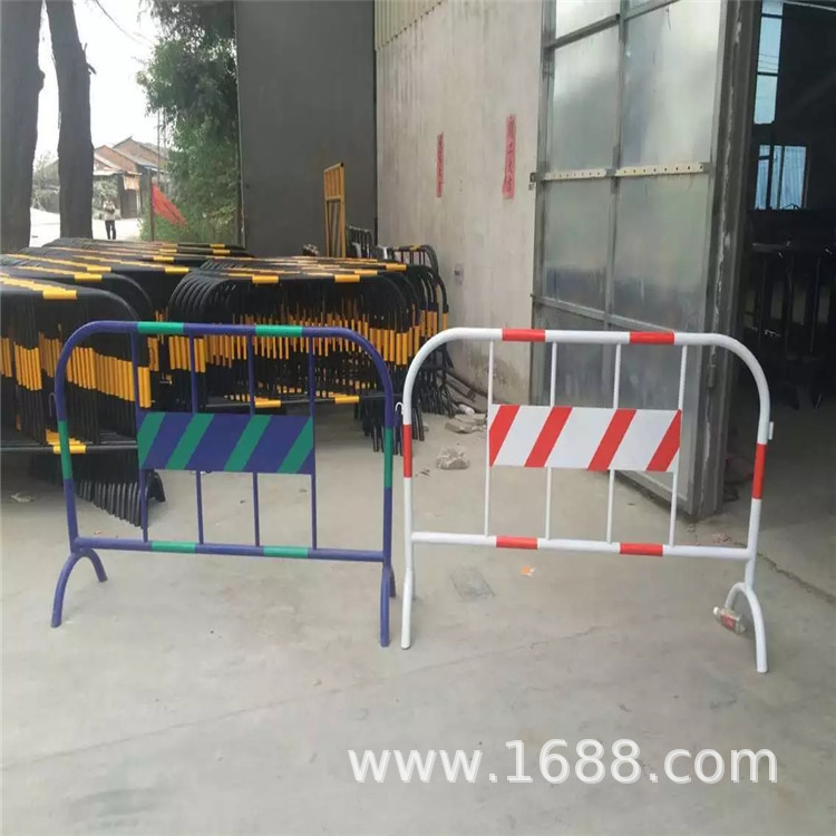 铁马围栏现货施工临时隔离红白铁马护栏移动不锈钢防护黄黑铁马护