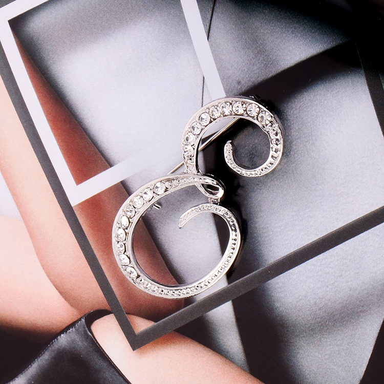 Silver Alphabet Brooch Letter Pin Personalized Inlaid Crystal Gift_voghion.com