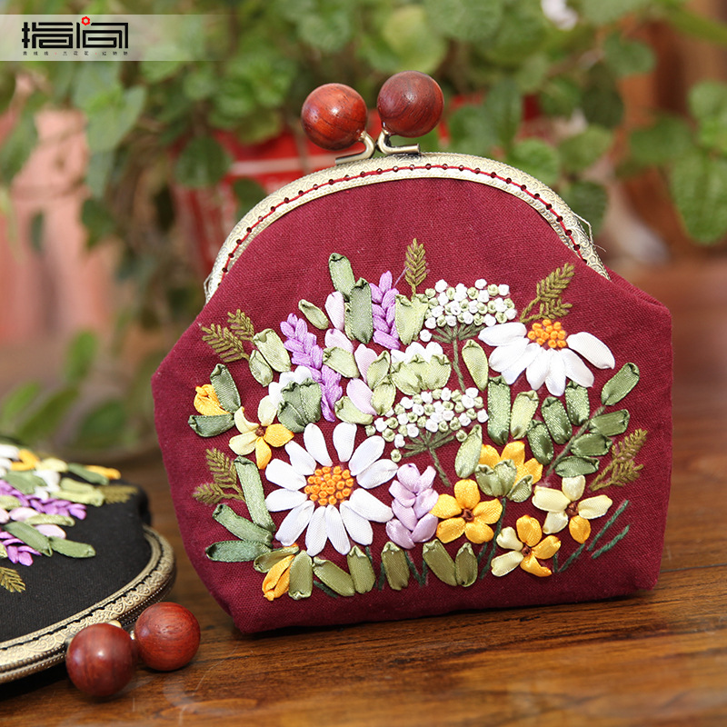 Bolso de oro bordado europeo bolsa de material hecho a mano DIY cinta bordado Suzhou bordado hecho a mano crossbody bolsa de tela