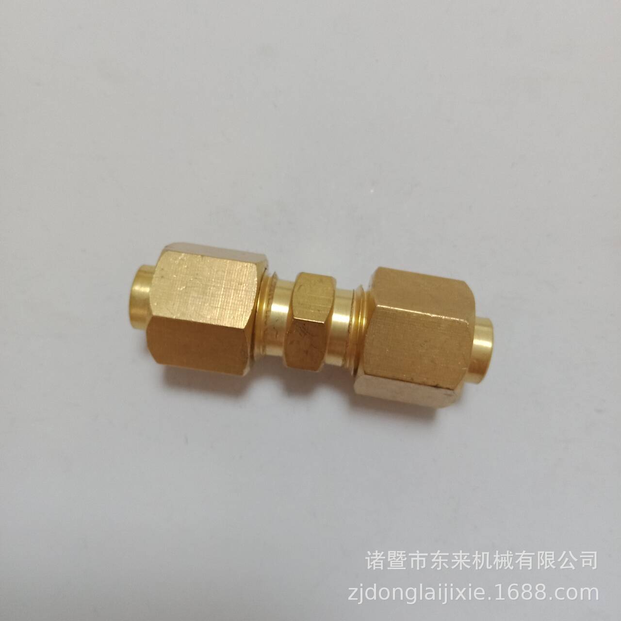 厂家供应 直通扩口接头 黄铜扩口式管接头 直角扩口卡套接头