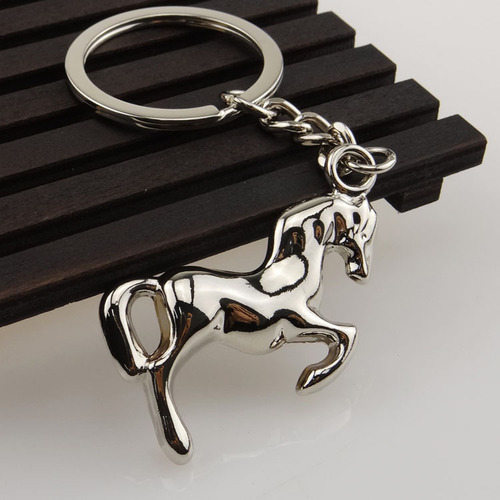 Creative metal pony keychain pendant customized trendy men's car keychain zodiac horse keychain pegasus key