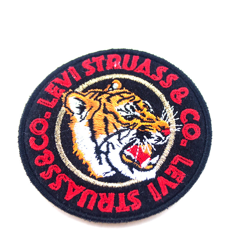 老虎头刺绣徽章电脑绣花服装徽章绣花商标精细走线布贴服装补丁贴