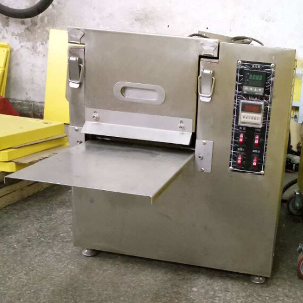 XH-314B小型自动老化箱  电加热片材 热老化自动出片