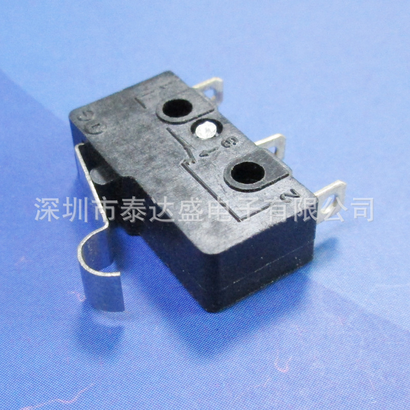 优质高灵敏度弯柄小型行程开关20*10打铆钉三脚微动开关KW12-EM