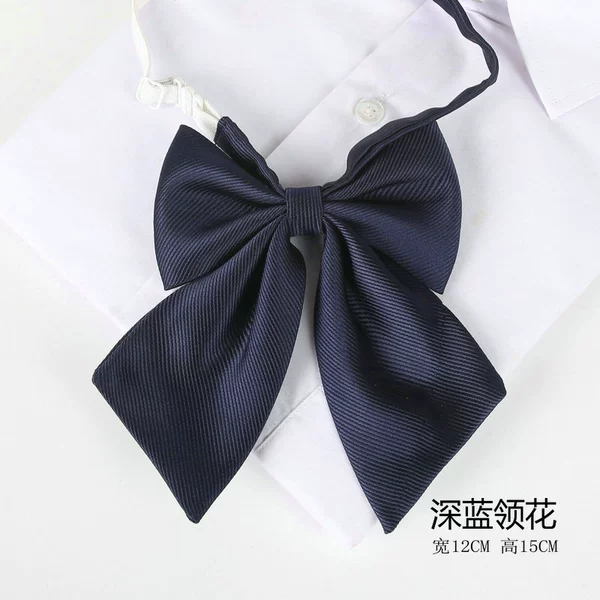 Deep blue collar flower