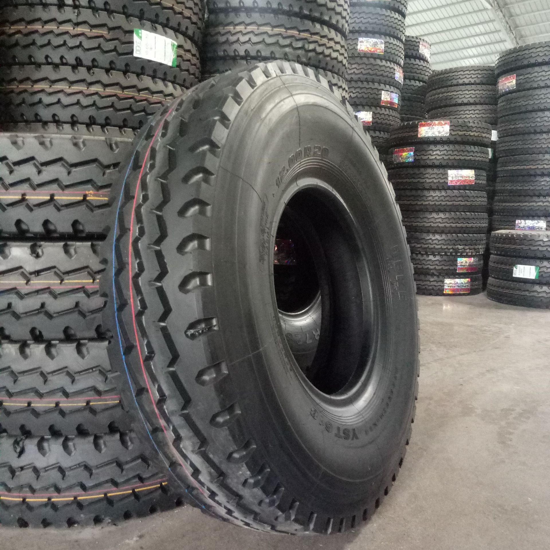 渣土车钢丝轮胎1200R20卡货自卸车子午线轮胎现货 出口认证齐全
