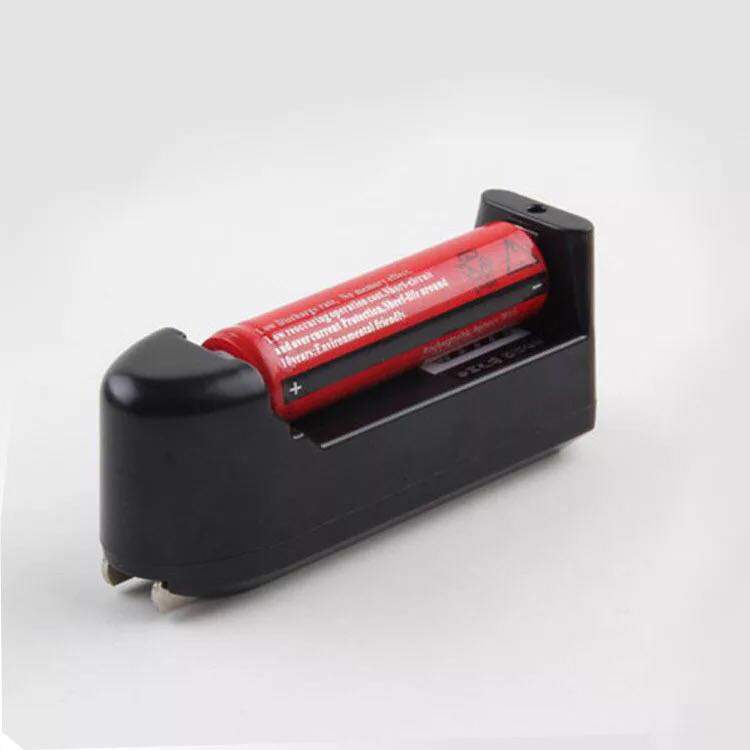 18650 cargador 26650 cargador inteligente 14500 luz fuerte linterna batería de litio cargador universal 3.7V4.2V