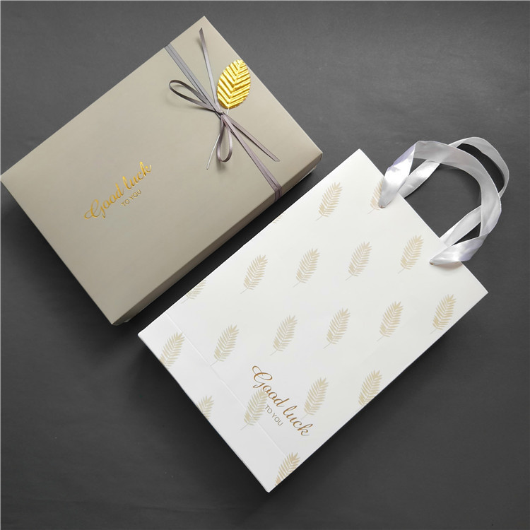 高档烫金创意礼盒6粒80克装 新款灰色月饼包装盒子雪花酥牛轧糖盒