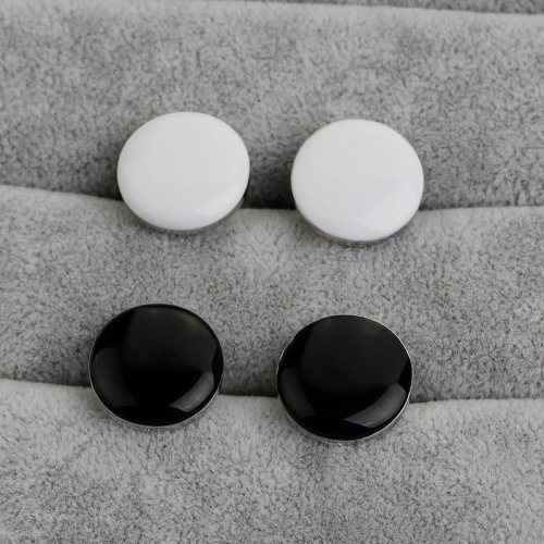Wish Amazon Hot Sale European and American Fashion Round Men's Black and White Simple Alloy Oil-Drip Cuff Pins and Cuff Buttons are Versatile