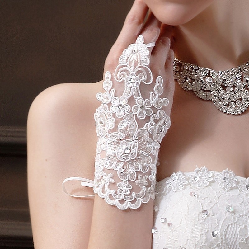 New Fashion Bride Lace Gloves Women's Hook Finger Beaded Dress Exhibided Wedding Gloves Short Hair