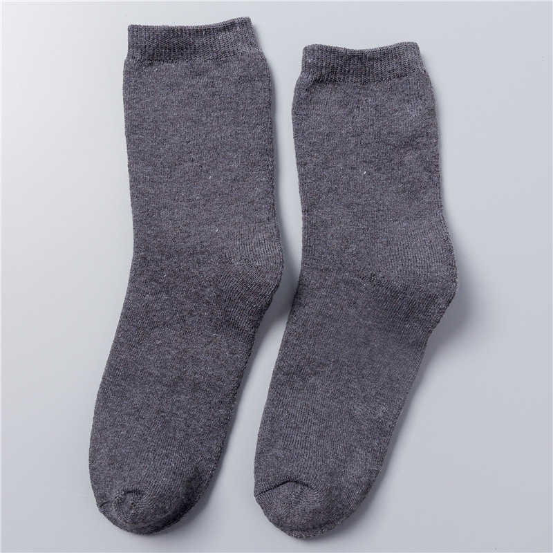 Темно -серой