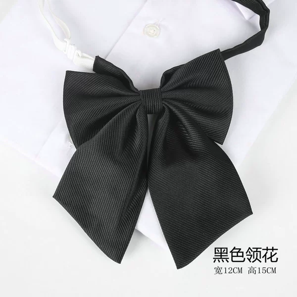 Black collar flower