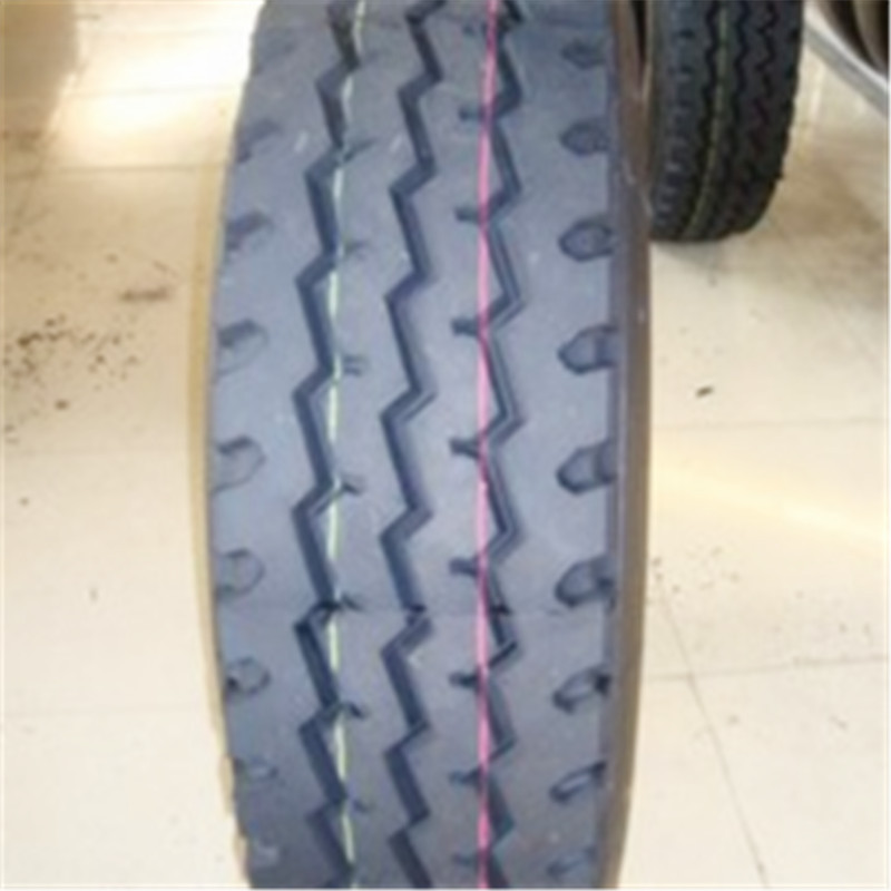 900R20 卡车轮胎 优质耐磨 全新批发 优质钢丝胎