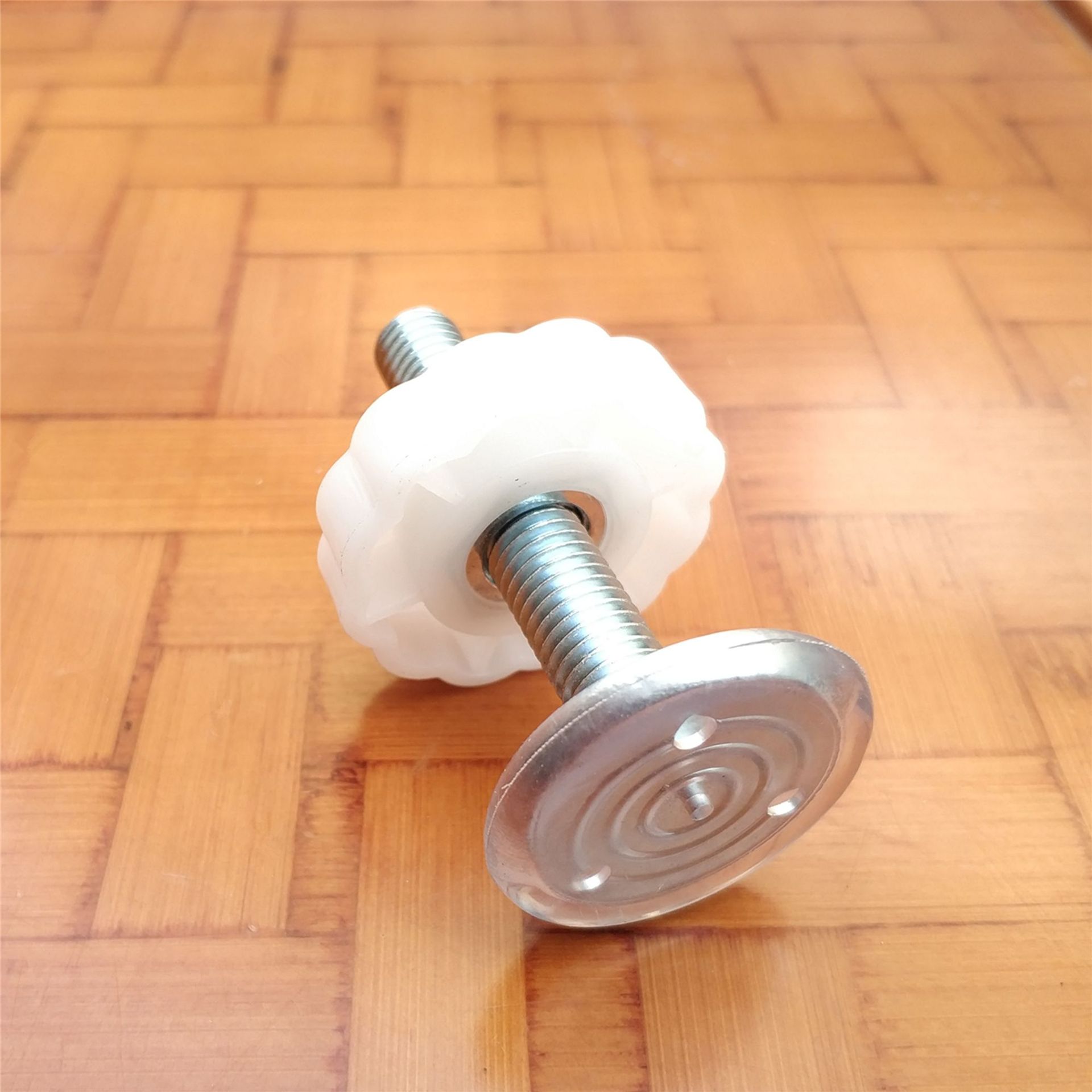 Accesorios de valla de puerta de seguridad para niños, valla Puerta de escalera y protección de ventana Barra de perforación libre tornillo de pie de fijación