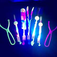 发光弹弓飞箭 蓝灯飞剑 小飞剑 夜市地摊发光玩具热卖 小玩具批发
