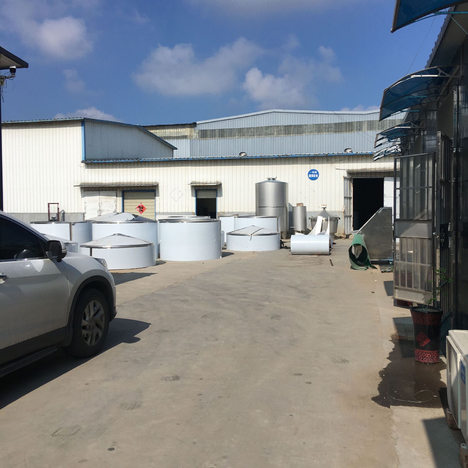 孔府家酒厂制作大型不锈钢酒容器 食品级不锈钢储存设备现场加工