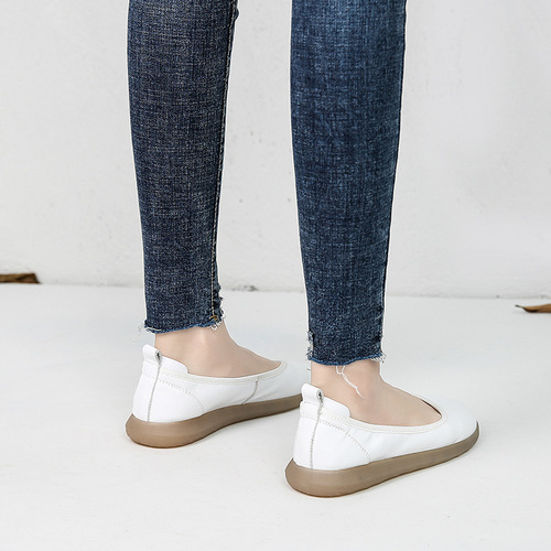  New Nurse Work Shoes Shallow Mouth White Shoes Flat Bottom Large Size Women's Shoes Soft and Comfortable Non-Slip Tendon Soft Sole