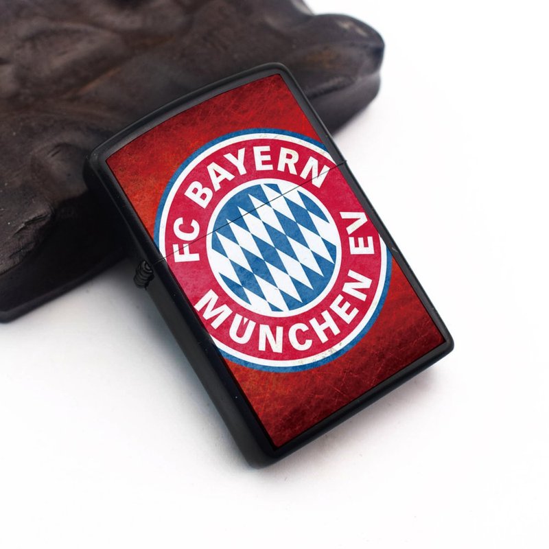 ヨーロッパのサッカーチームのライター、レトロでクリエイティブな個性的な灯油金属製クラブライター、デザインパターンのカスタマイズに対応|undefined