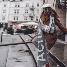 线毯;羊毛/羊绒毯;披肩