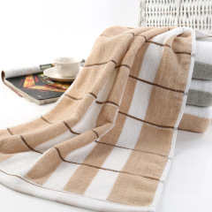 Factory wholesale 40*90 grid bath towels made of soft and absorbent cotton for men and women's bathing supply