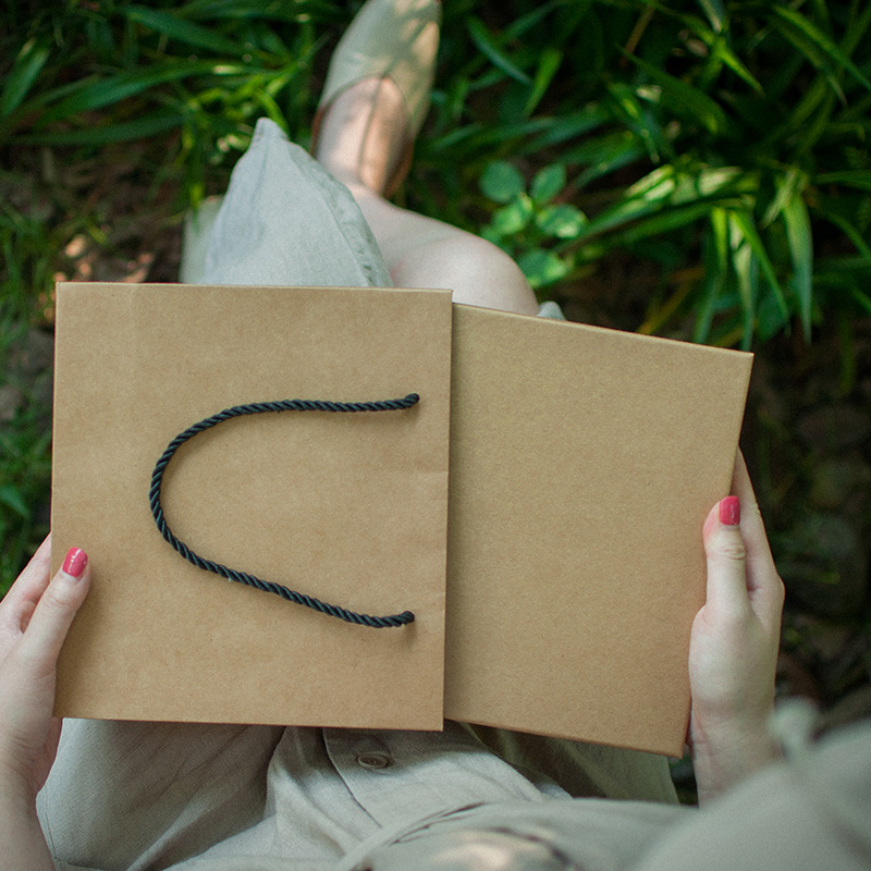 Retro simple bolsa de papel Kraft caja de regalo horizontal bolsa de papel ropa Regalo De vacaciones bolsa de regalo Portátil Bolsa de embalaje