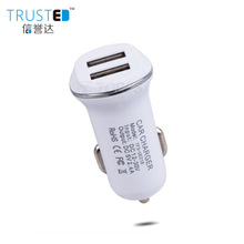 新款私模车充镀圈双usb车充足2A车载充电器高亮材质厂家供应UC218