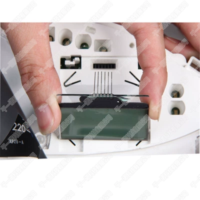 Flashing White Screen Repair] – automobile instrument