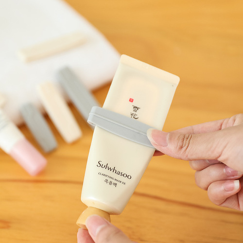 A2641 cartoon toothpaste squeezer Korean version manual toothpaste squeezer lazy cosmetics facial cleanser squeezer