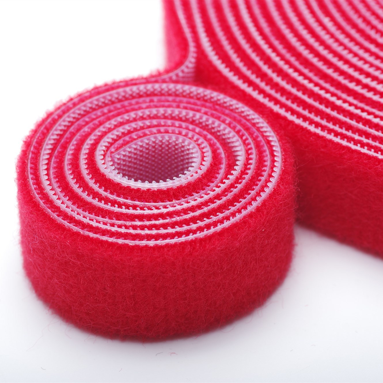 射出钩背靠背魔术贴扎带；电源线绑带；魔术贴捆扎带