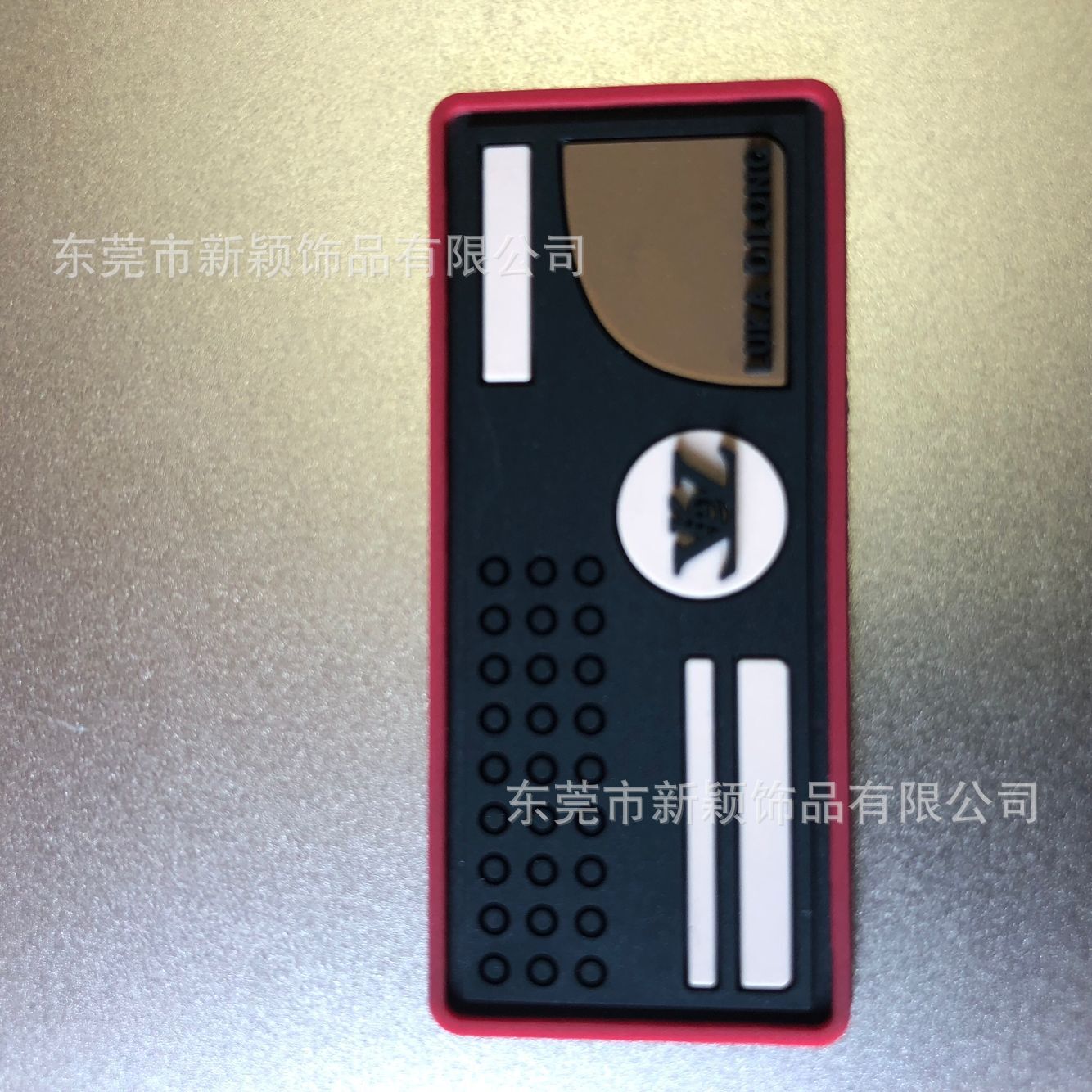 工厂供应硅胶PVC软胶滴胶备面魔术贴胶标胶牌热熔胶商标牌