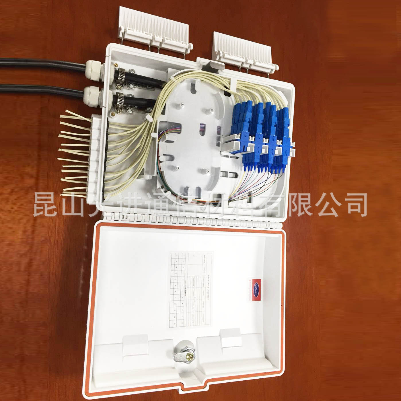外贸款1分16芯光纤分纤箱防水分路箱光缆交接箱 光纤配线箱批发